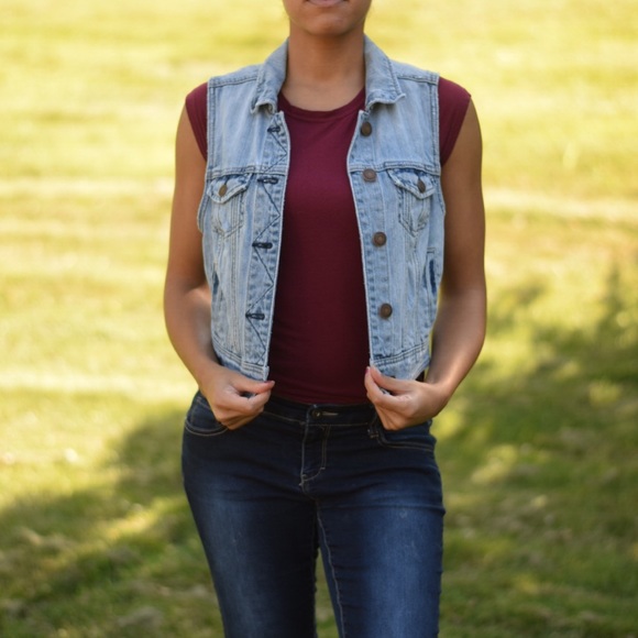 American Eagle Outfitters Jackets & Blazers - ❤️American Eagle Denim Vest Size Medium